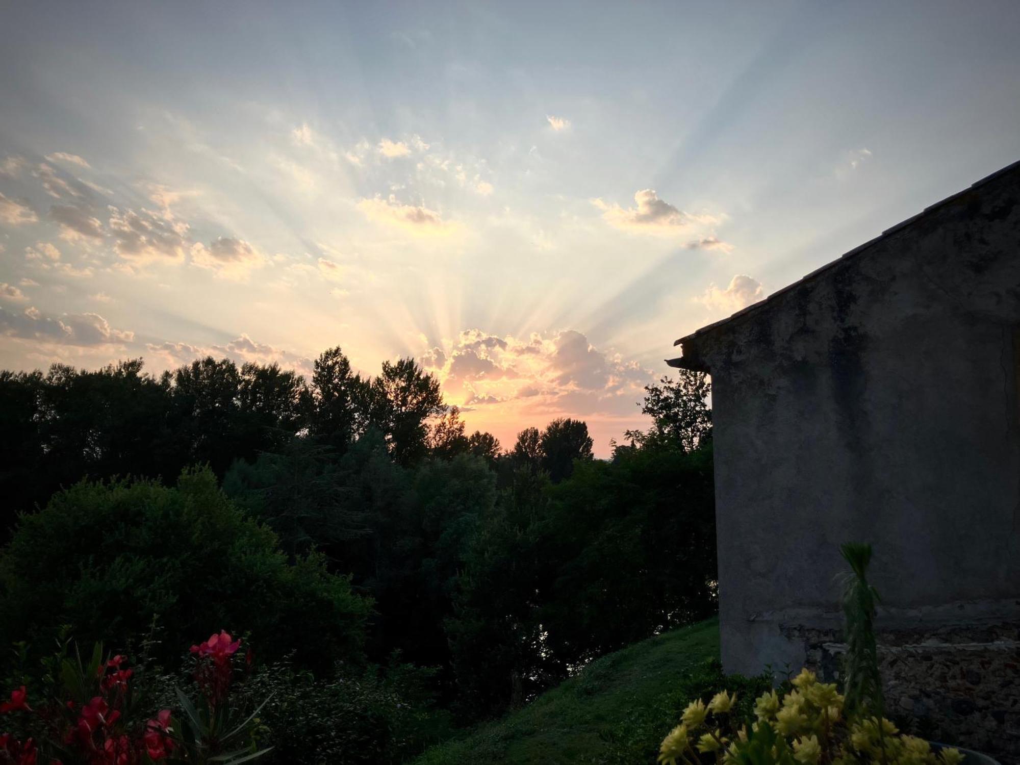 Beautiful Village House Next To Garonne River! Couladere Exterior foto